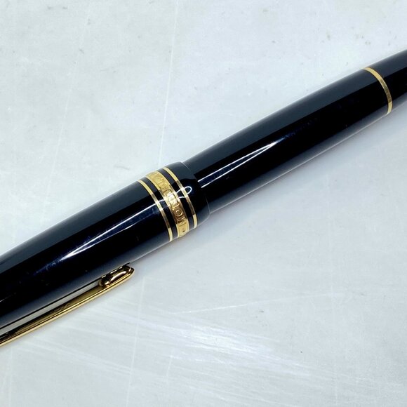 Montblanc Meisterstück LeGrand Black Resin Ballpoint Gold-Coated Trim SS139